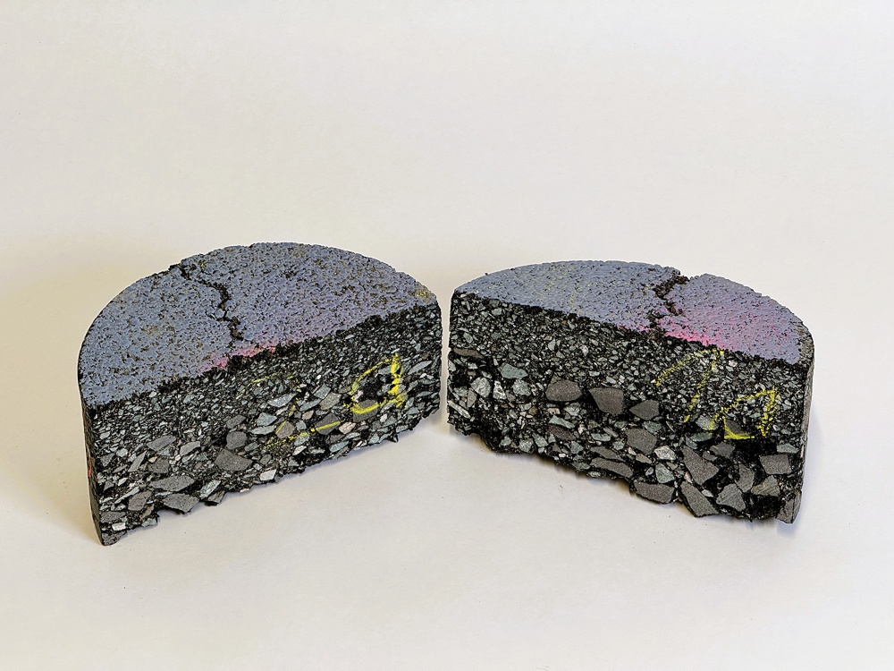 Schadensgutachten Rissbildung im Asphalt