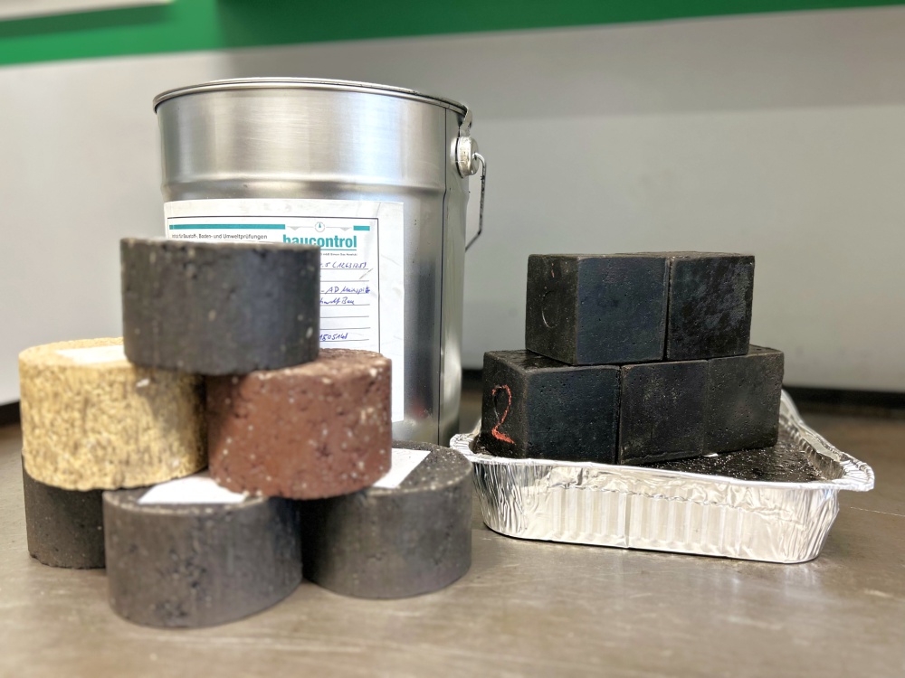 Untersuchungen an Asphaltmischgutproben