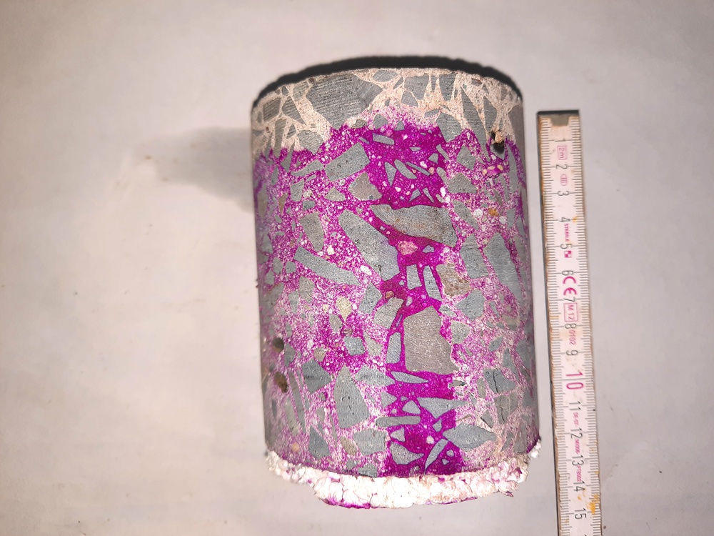 Bestimmung der Karbonatisierungstiefe von Beton