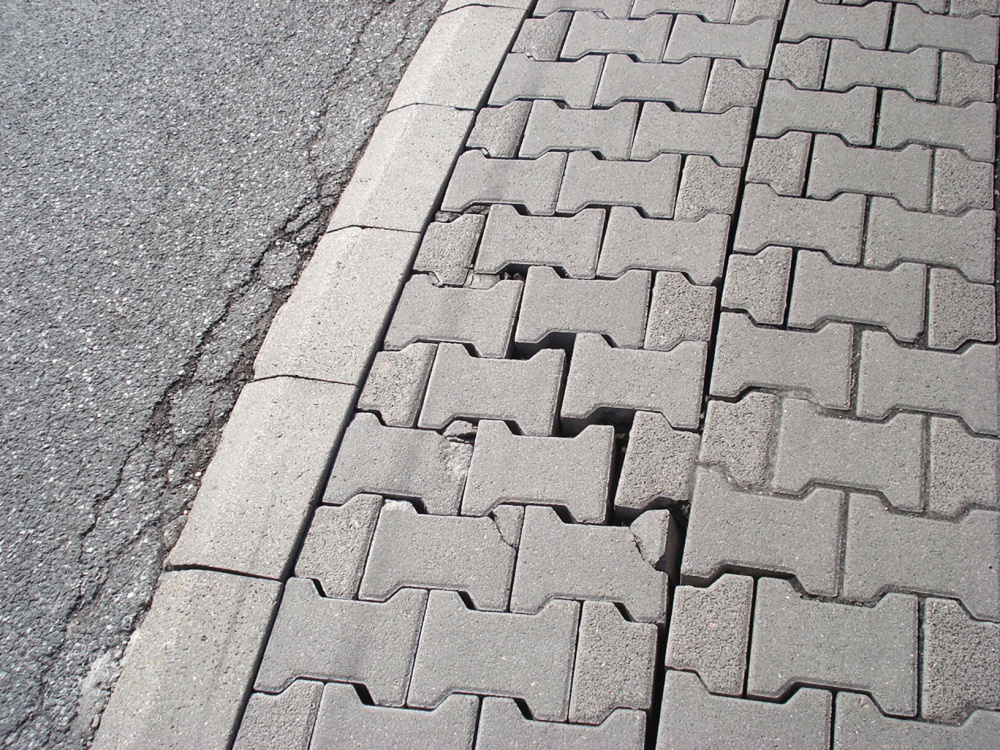 Schadensgutachten Pflasterbauweise