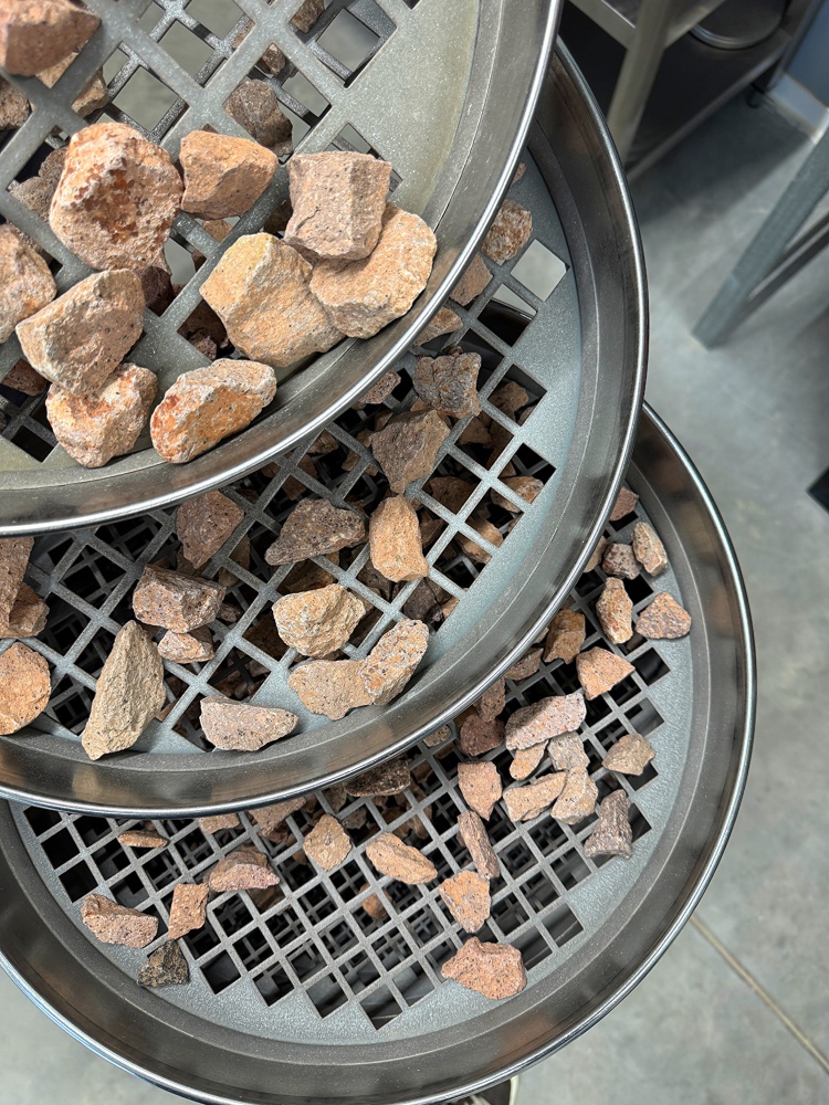 Korngrößenverteilung im Analysensiebturm