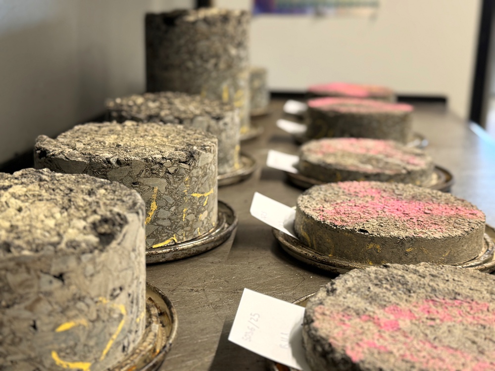 Bestimmung des Erweichungspunktes Ring und Kugel an auszubauenden Asphaltschichten